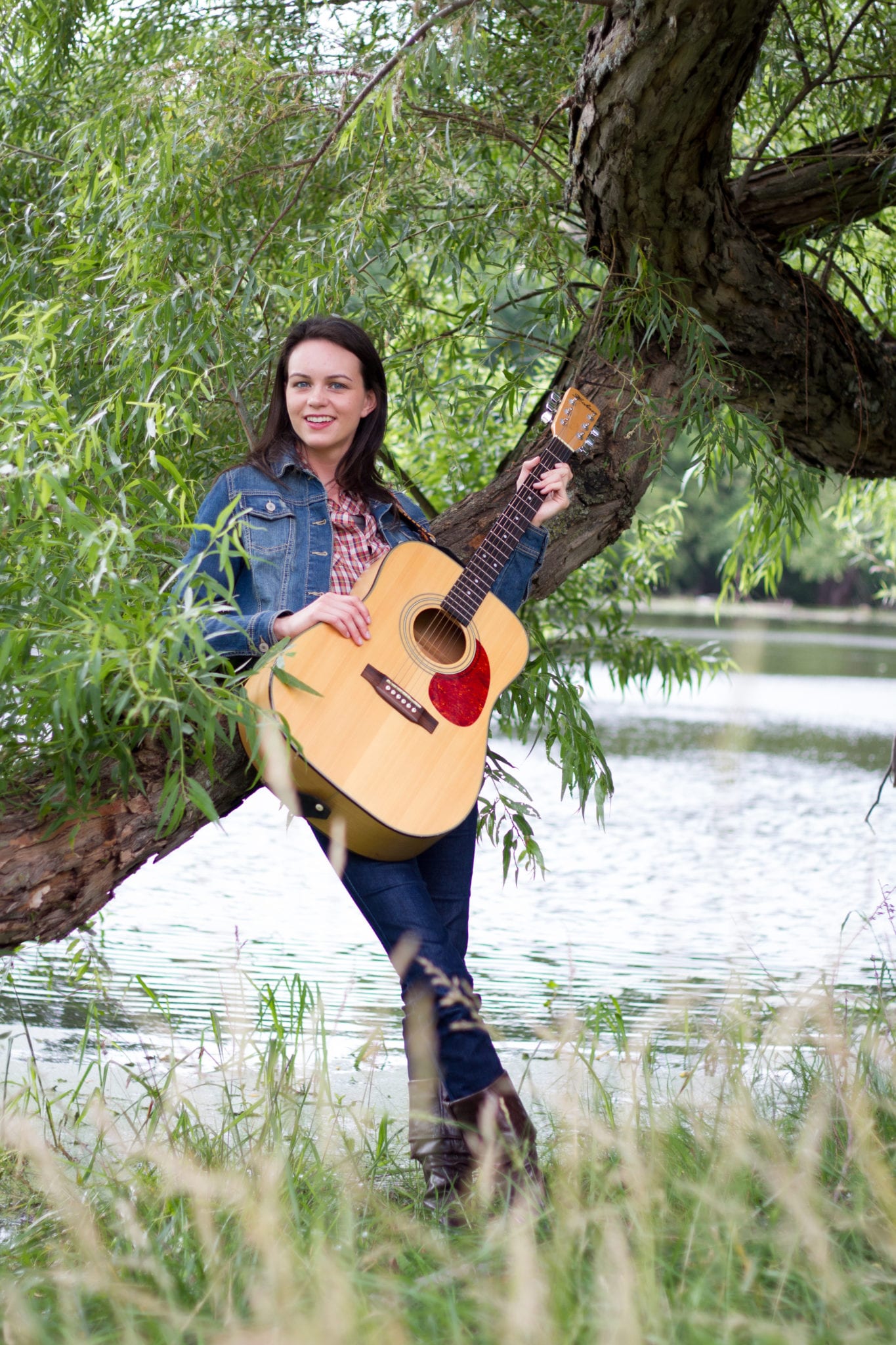 amy goloby left unsaid photo shoot willow tree